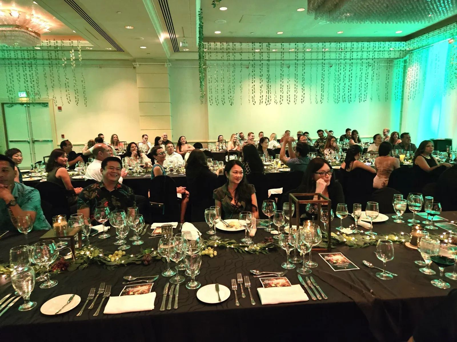 A full dining room of guests at the Titus wine pairing